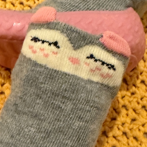 Tickle Toes size 12 months slippers socks in good used condition - Picture 2 of 5